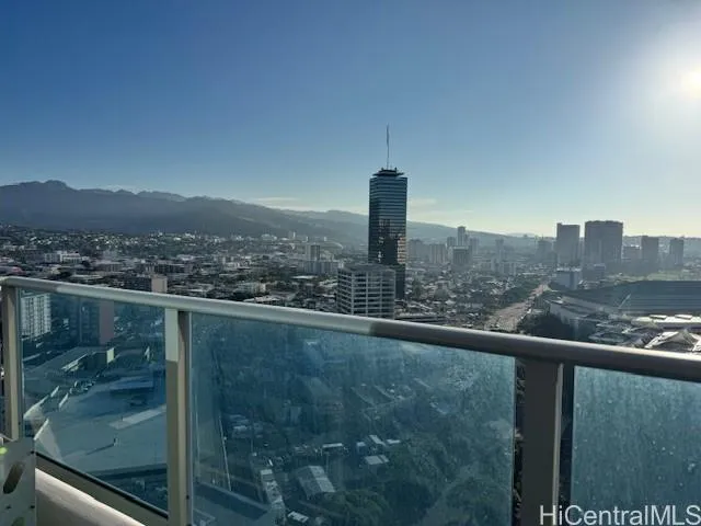$3,750 | 1631 Kapiolani Boulevard, Unit 2407, Honolulu, HI 96814
