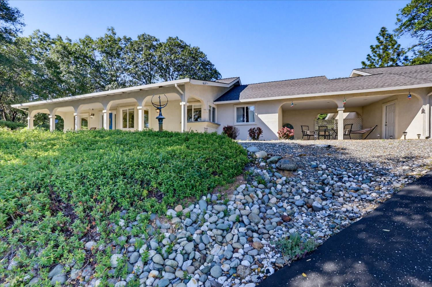 18639 Fay Ridge Court Grass Valley, CA 95949 - Photo 97 of 99 a front view of a house with a yard