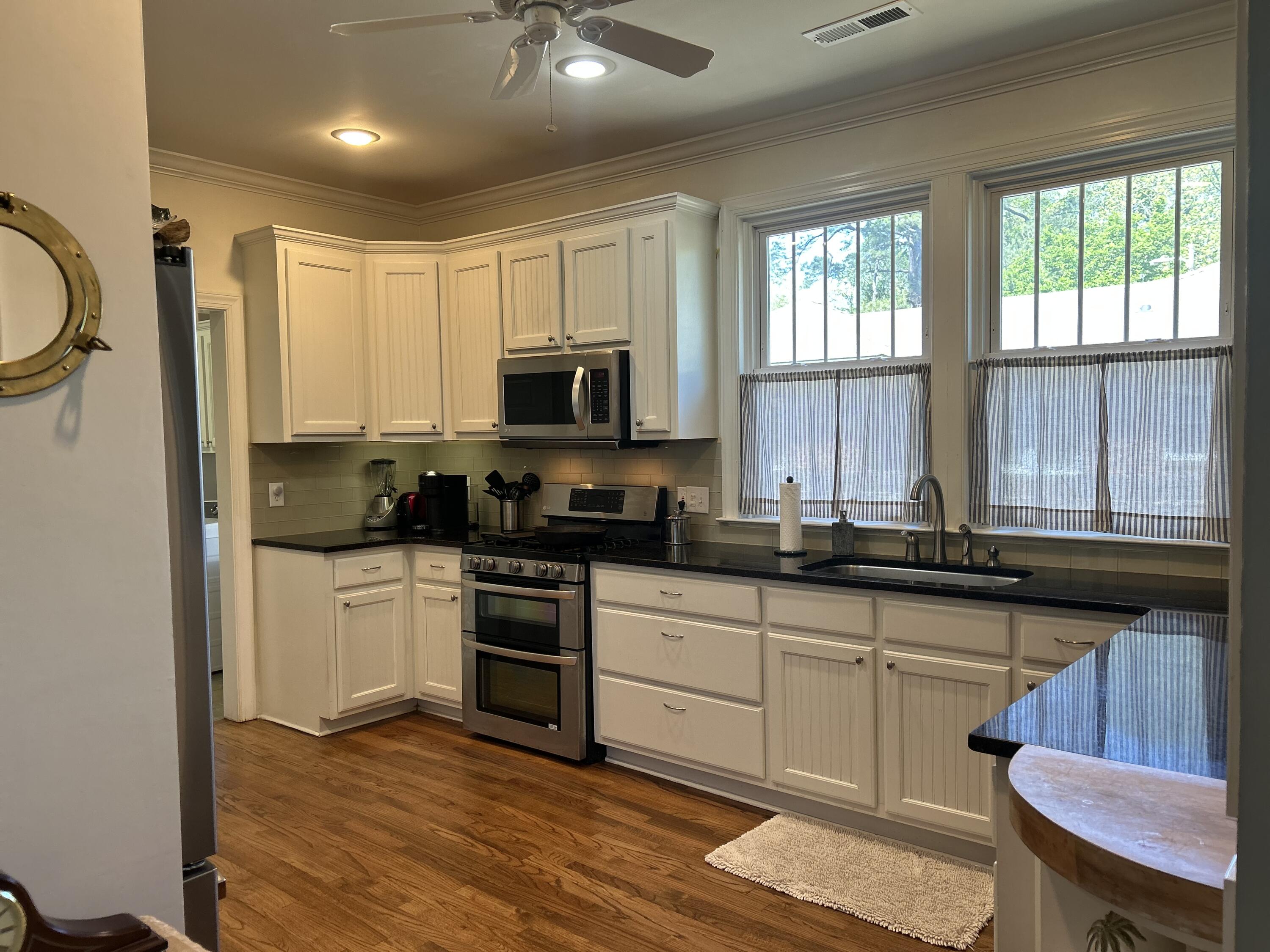 16 Marion Avenue Sumter, SC 29150 - Photo 4 of 59