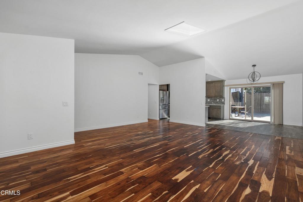 2630 Raft Lane Oxnard, CA 93035 - Photo 12 of 31 2630 Raft Dining