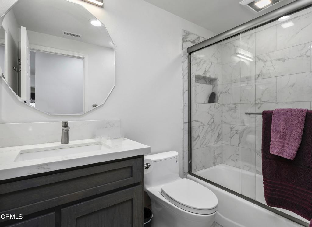 2630 Raft Lane Oxnard, CA 93035 - Photo 16 of 31 2630 Raft Guest Bath