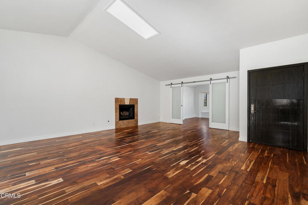 2630 Raft Lane Oxnard, CA 93035 - Photo 10 of 31 2630 Raft Fireplace and Bonus