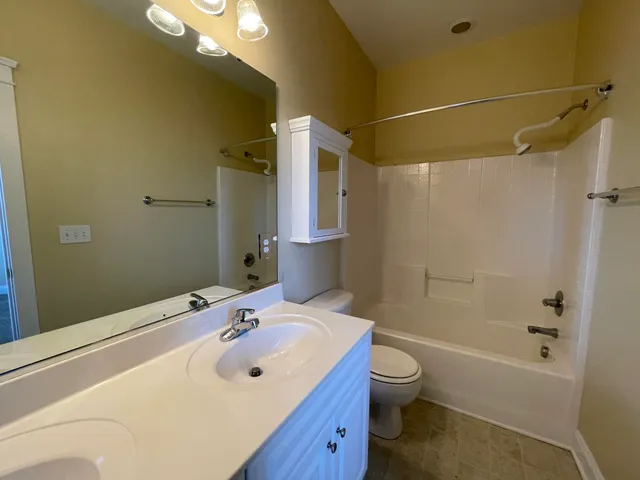 $2,100 | 131 Hyacinth Street, Summerville, SC 29483