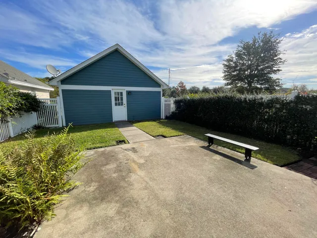 $2,100 | 131 Hyacinth Street, Summerville, SC 29483