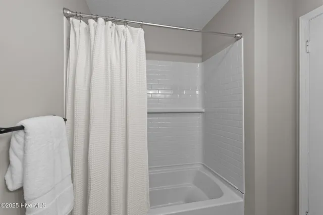 $2,650 | 201 Loma Linda Drive, Cape Carteret, NC 28584