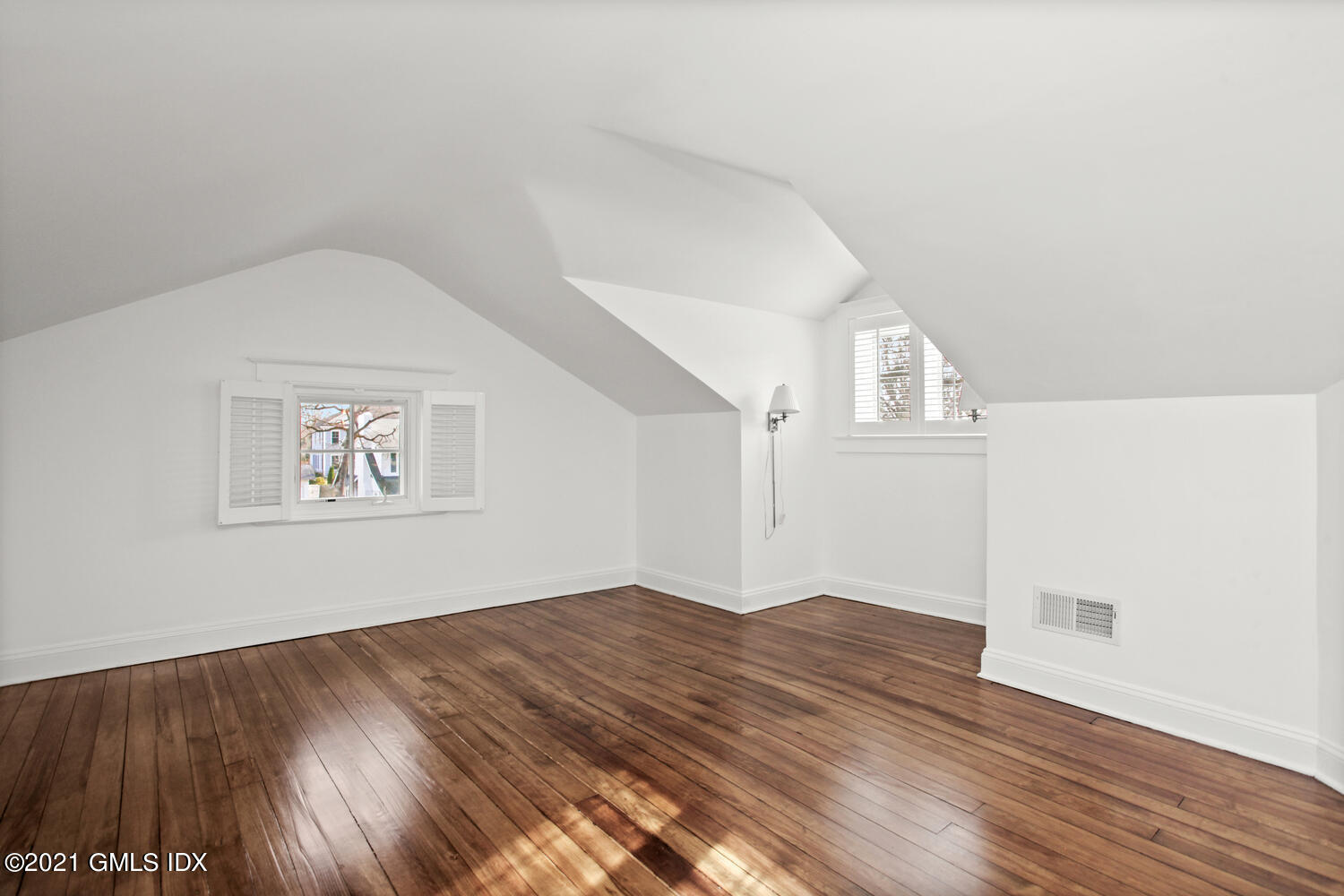 11 Chapel Lane Riverside, CT 06878 - Photo 25 of 33 a view of empty room with wooden floor