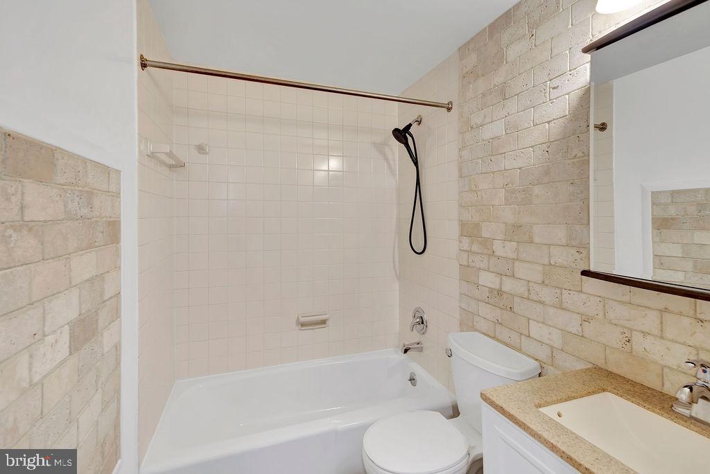 3601 Clarks Lane, Unit 536 Baltimore, MD 21215 - Photo 14 of 23