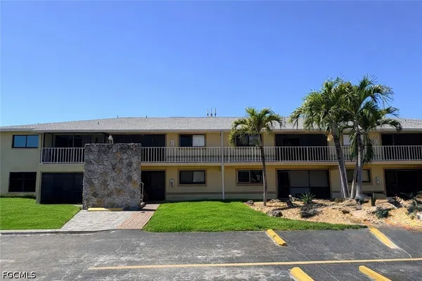 $1,650 | 2510 Southeast 16th Place, Unit 203, Cape Coral, FL 33904