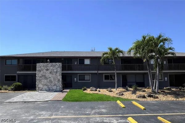 $1,650 | 2510 Southeast 16th Place, Unit 203, Cape Coral, FL 33904