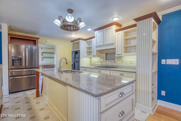 $795,000 | 9161 Buffalo Road, Oneida, TN 37841