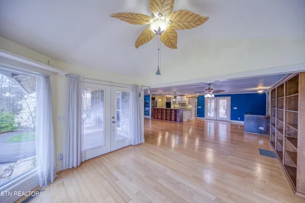 $795,000 | 9161 Buffalo Road, Oneida, TN 37841