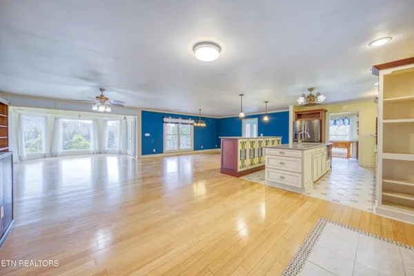 $795,000 | 9161 Buffalo Road, Oneida, TN 37841