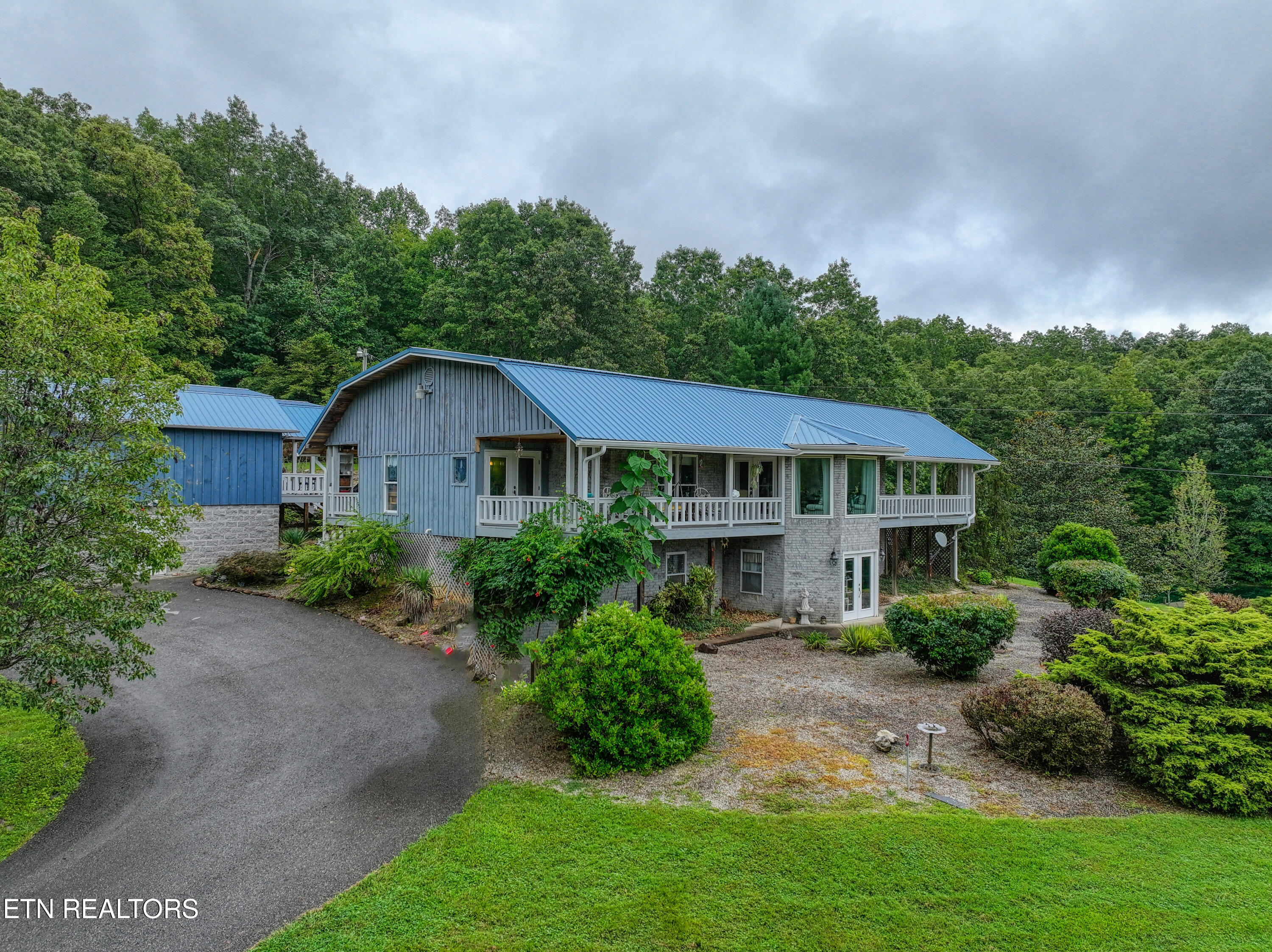 9161 Buffalo Road Oneida, TN 37841 - Photo 3 of 55 DJI_20250813124051_0295_D_81