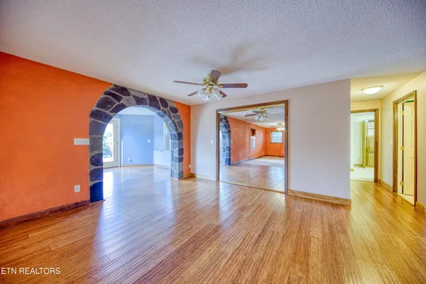 $795,000 | 9161 Buffalo Road, Oneida, TN 37841