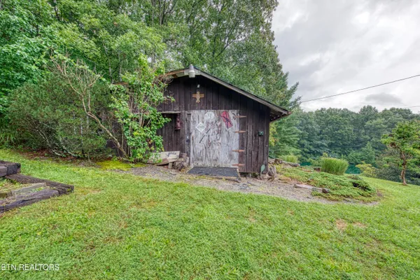 $795,000 | 9161 Buffalo Road, Oneida, TN 37841