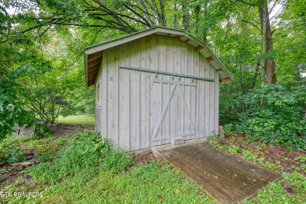 $795,000 | 9161 Buffalo Road, Oneida, TN 37841