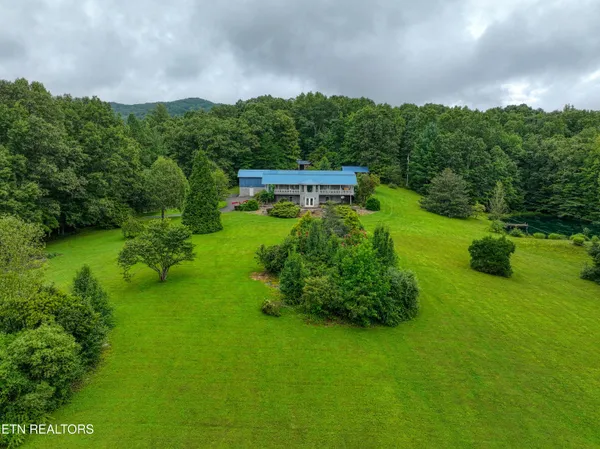$795,000 | 9161 Buffalo Road, Oneida, TN 37841