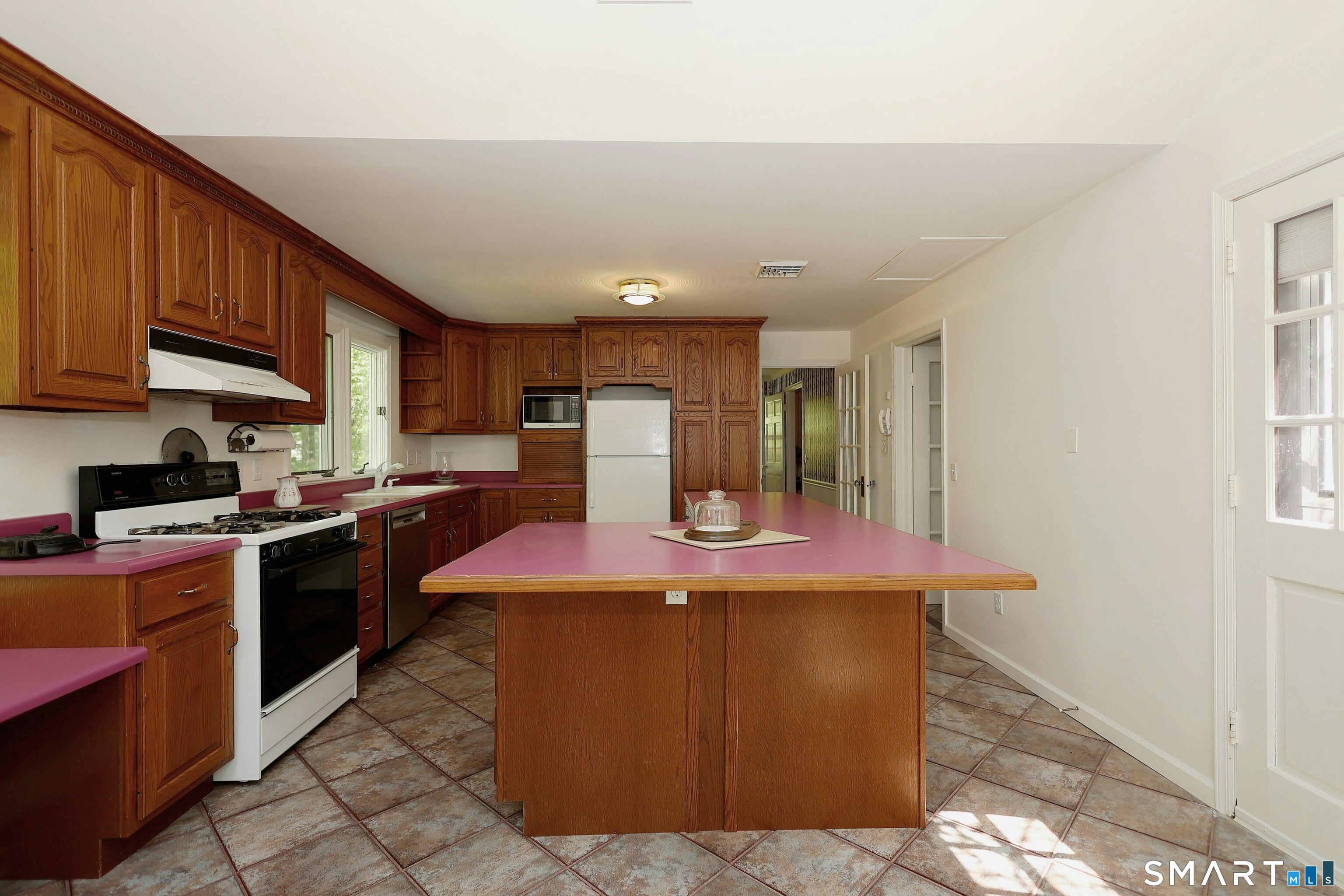35 Deer Spring Road Redding, CT 06896 - Photo 19 of 40
