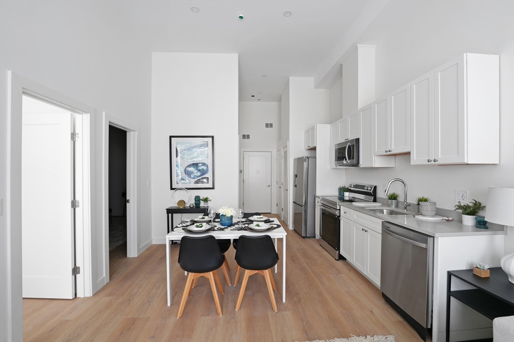 403 Division Street, Unit 14 Fall River, MA 02721 - Photo 9 of 27 Gallery Image 9