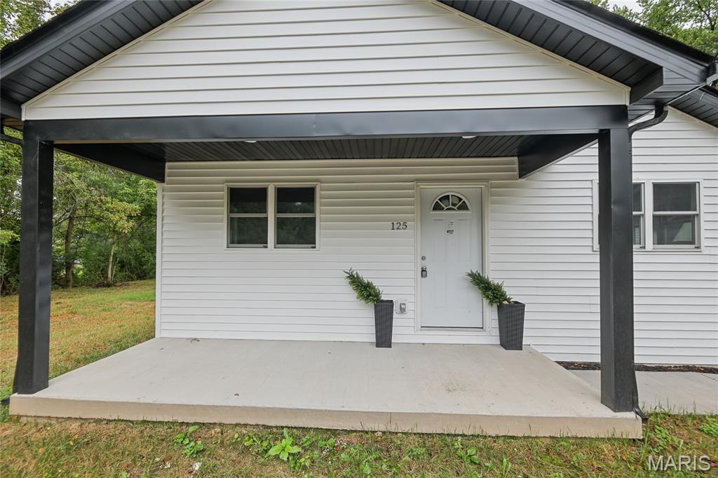 125 Anna Avenue Godfrey, IL 62035 - Photo 3 of 42 Gallery Image 3