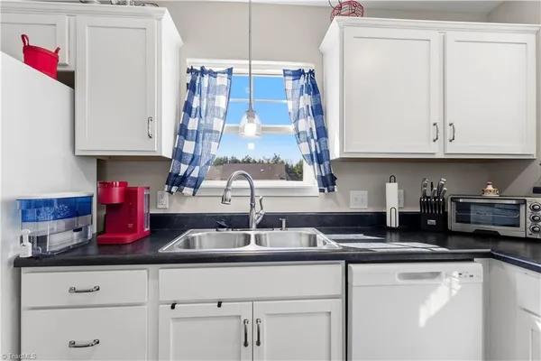 $299,900 | 112 McCleskey Drive, Yadkinville, NC 27055