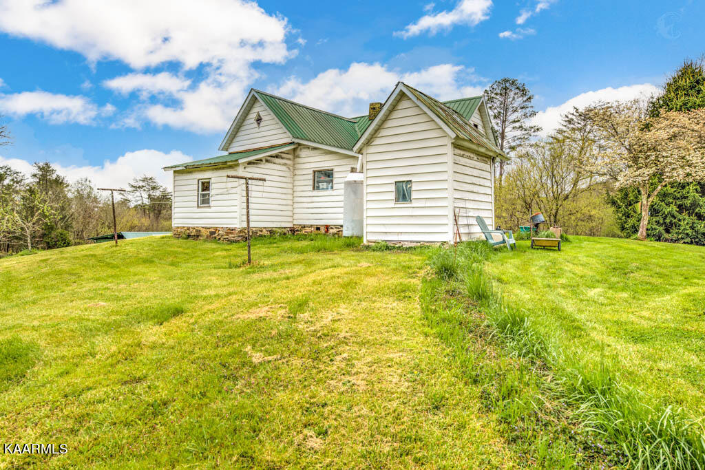 679 Indian Gap Road Andersonville, TN 37705 - Photo 2 of 40 220413IndnGp.7-2