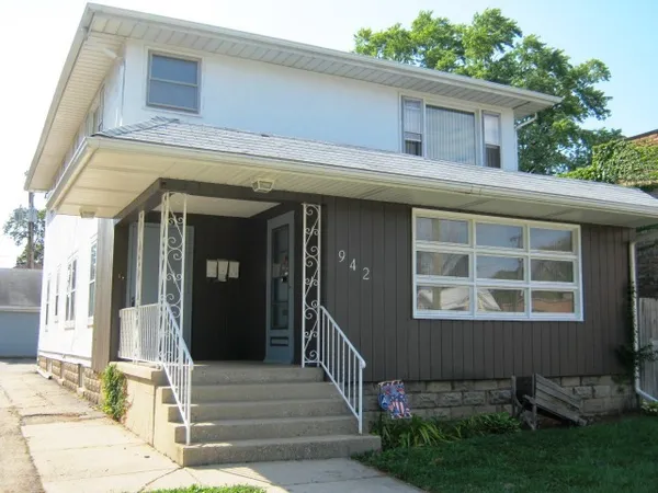 $950 | 942 North Avenue, Unit 2S, Waukegan, IL 60085