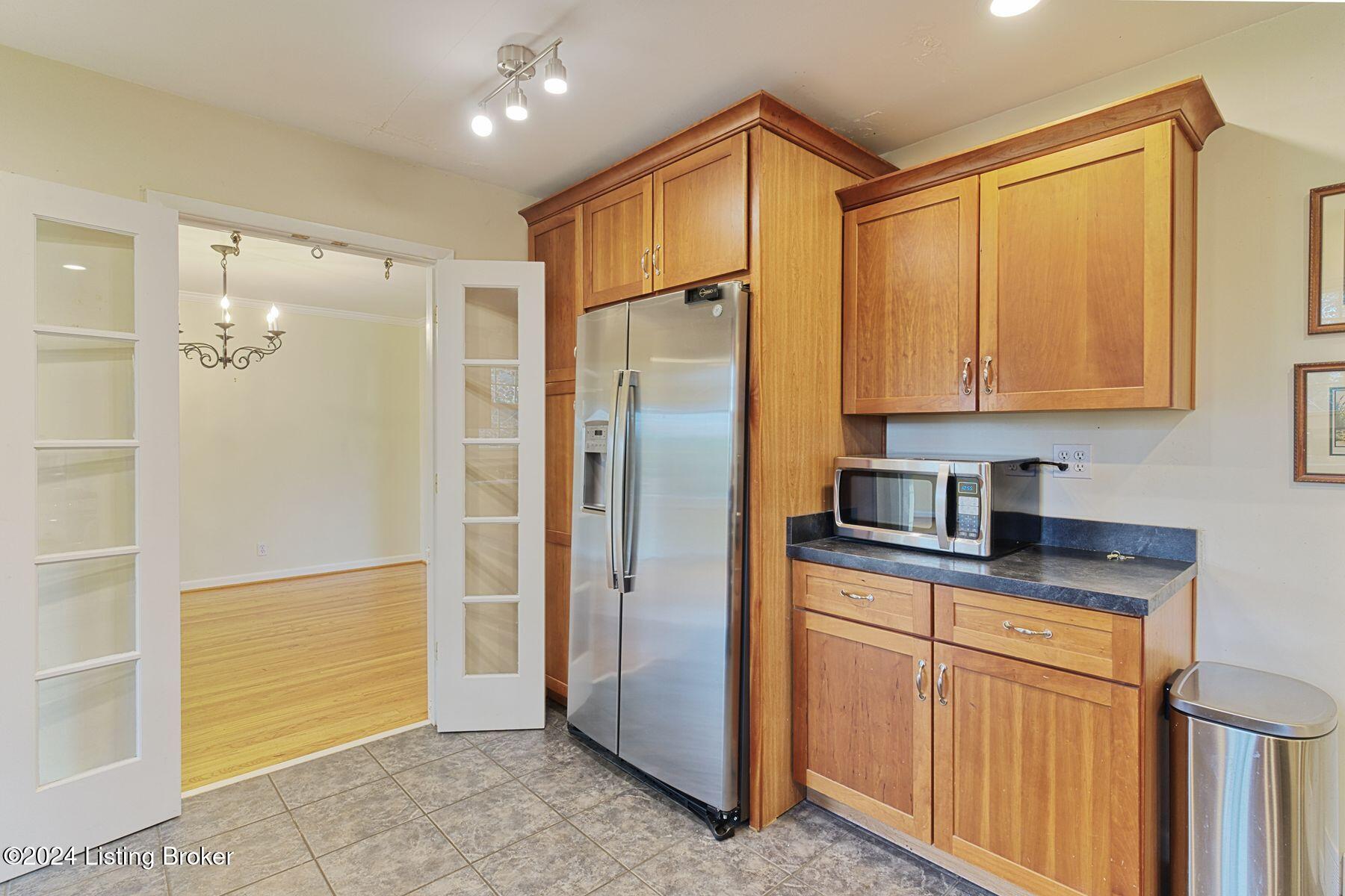 808 Huntington Road Louisville, KY 40207 - Photo 17 of 38 photo_online_017