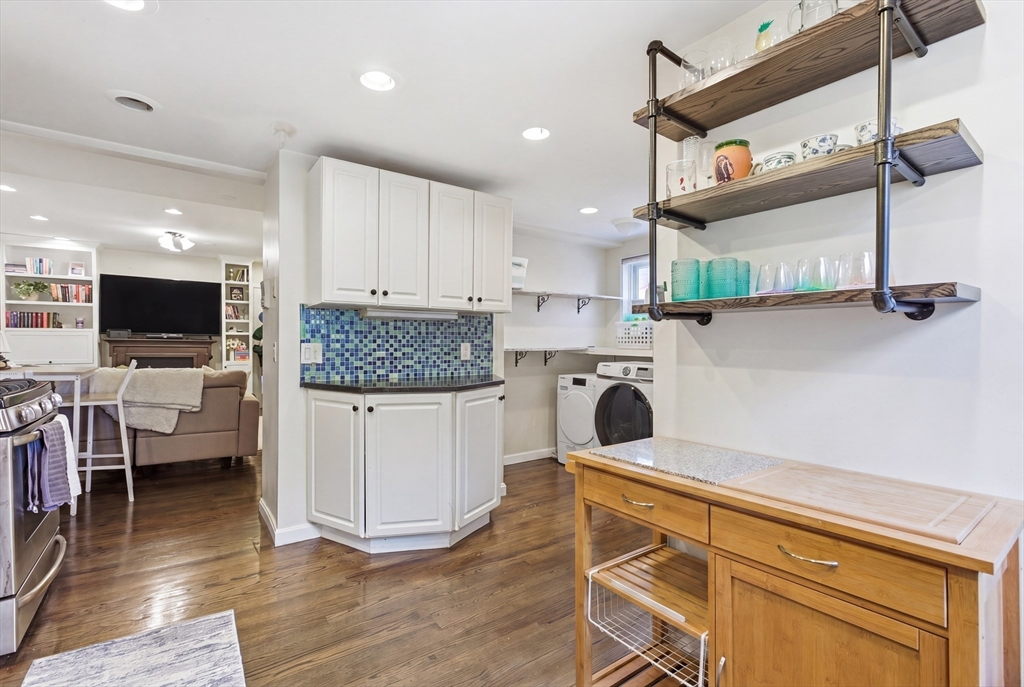 245 West Fifth Street, Unit 4 Boston, MA 02127 - Photo 9 of 27