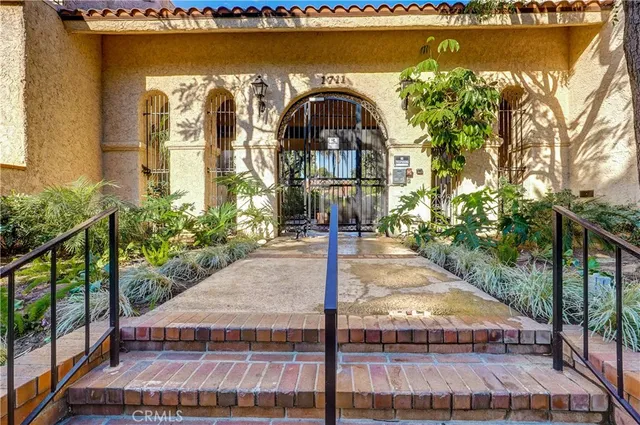 $4,000 | 1711 Grismer Avenue, Burbank, CA 91504