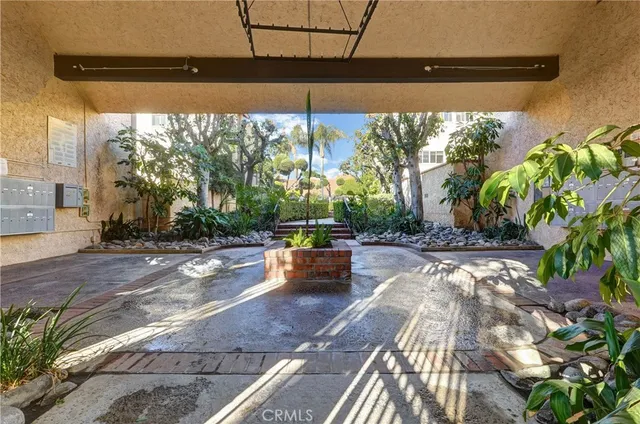 $4,000 | 1711 Grismer Avenue, Burbank, CA 91504