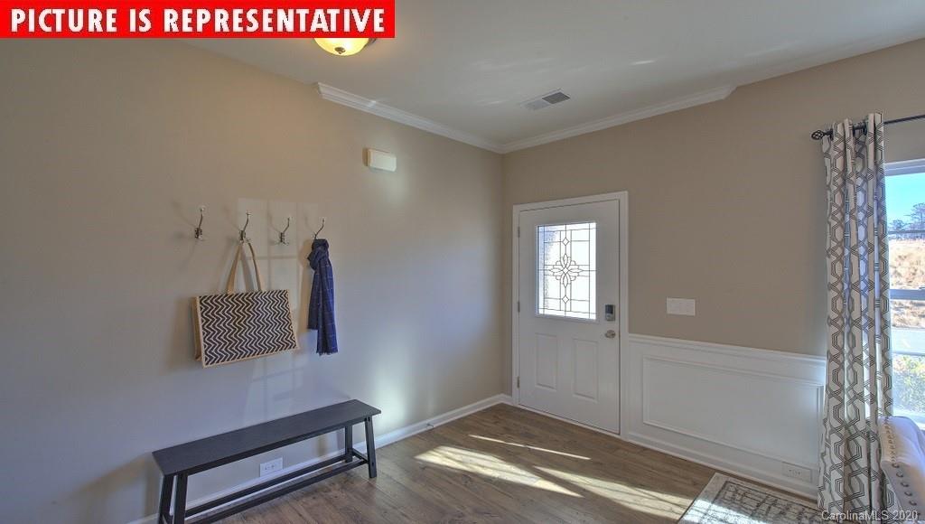 4926 Traynor Road Charlotte, NC 28216 - Photo 4 of 37 Gallery Image 4
