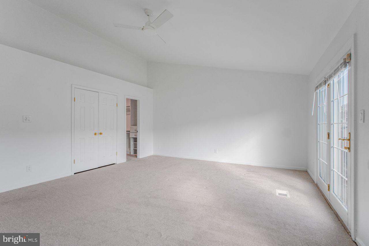 4047 Chetham Way Woodbridge, VA 22192 - Photo 32 of 55 a view of an empty room