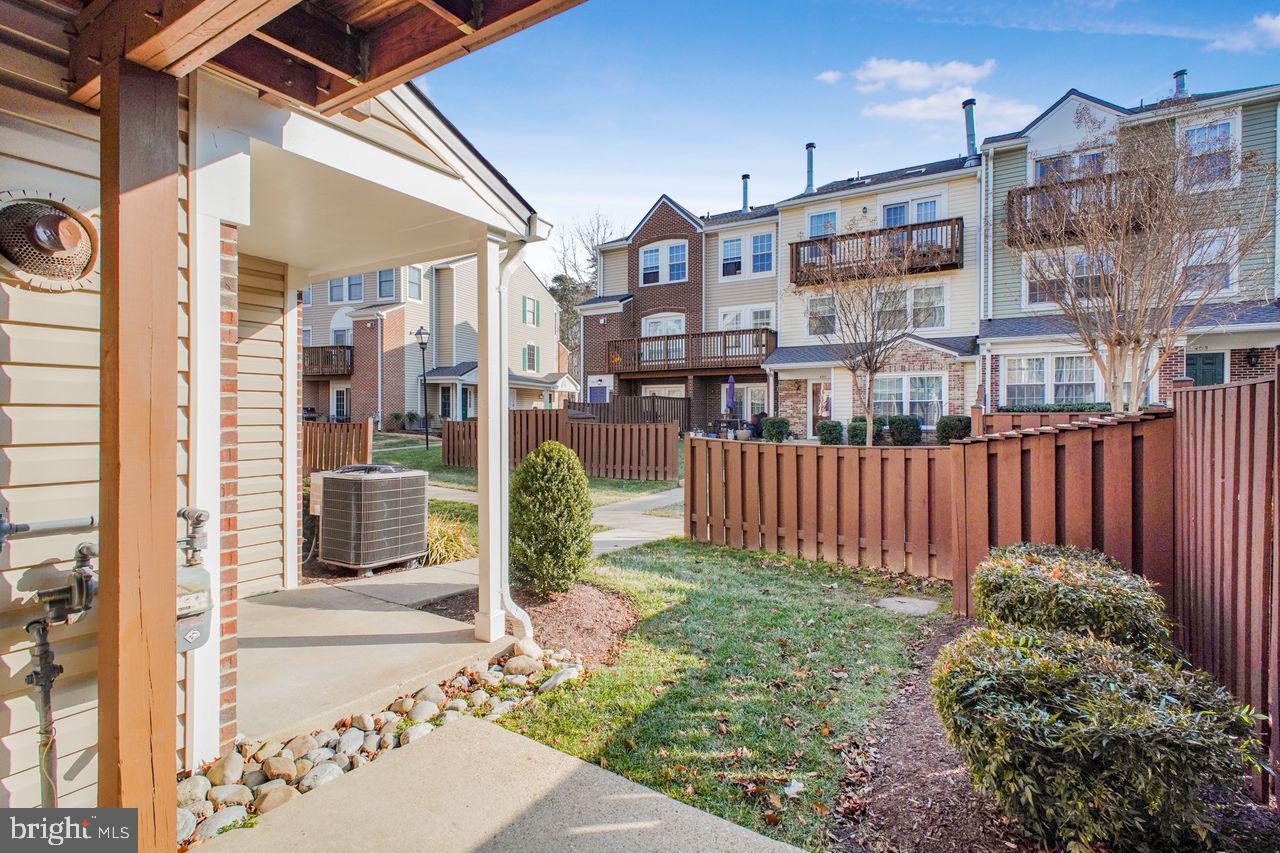 4047 Chetham Way Woodbridge, VA 22192 - Photo 5 of 55 a view of a city from a patio