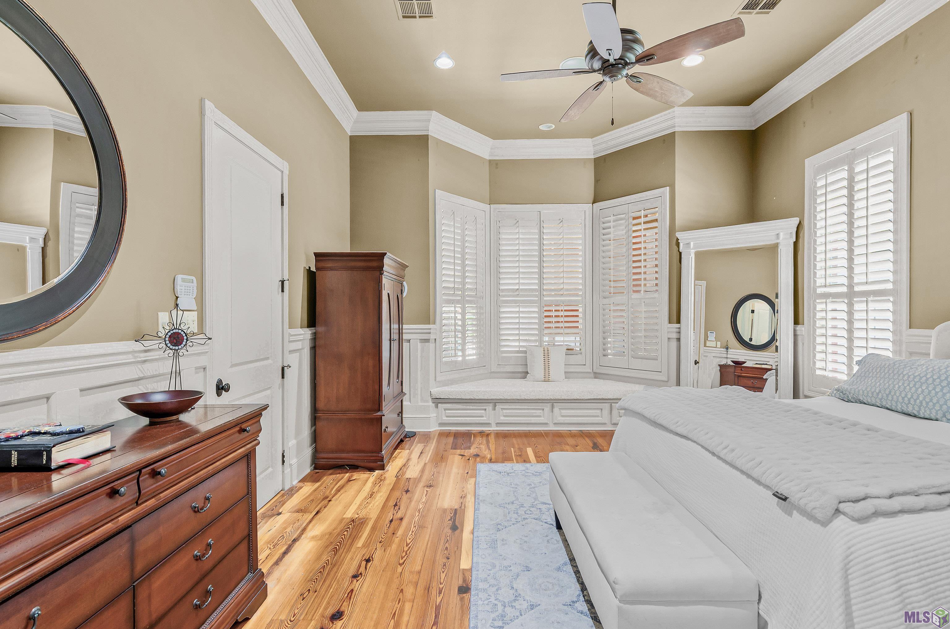13427 Piney Pointe Road Gonzales, LA 70737 - Photo 14 of 36 Primary Suite