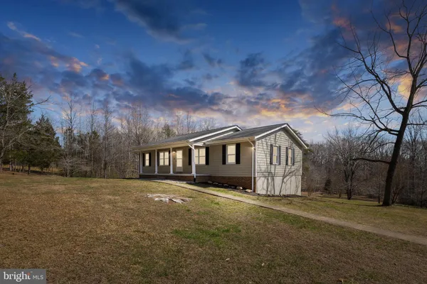 $545,000 | 25 Old Farm Road, Fredericksburg, VA 22406