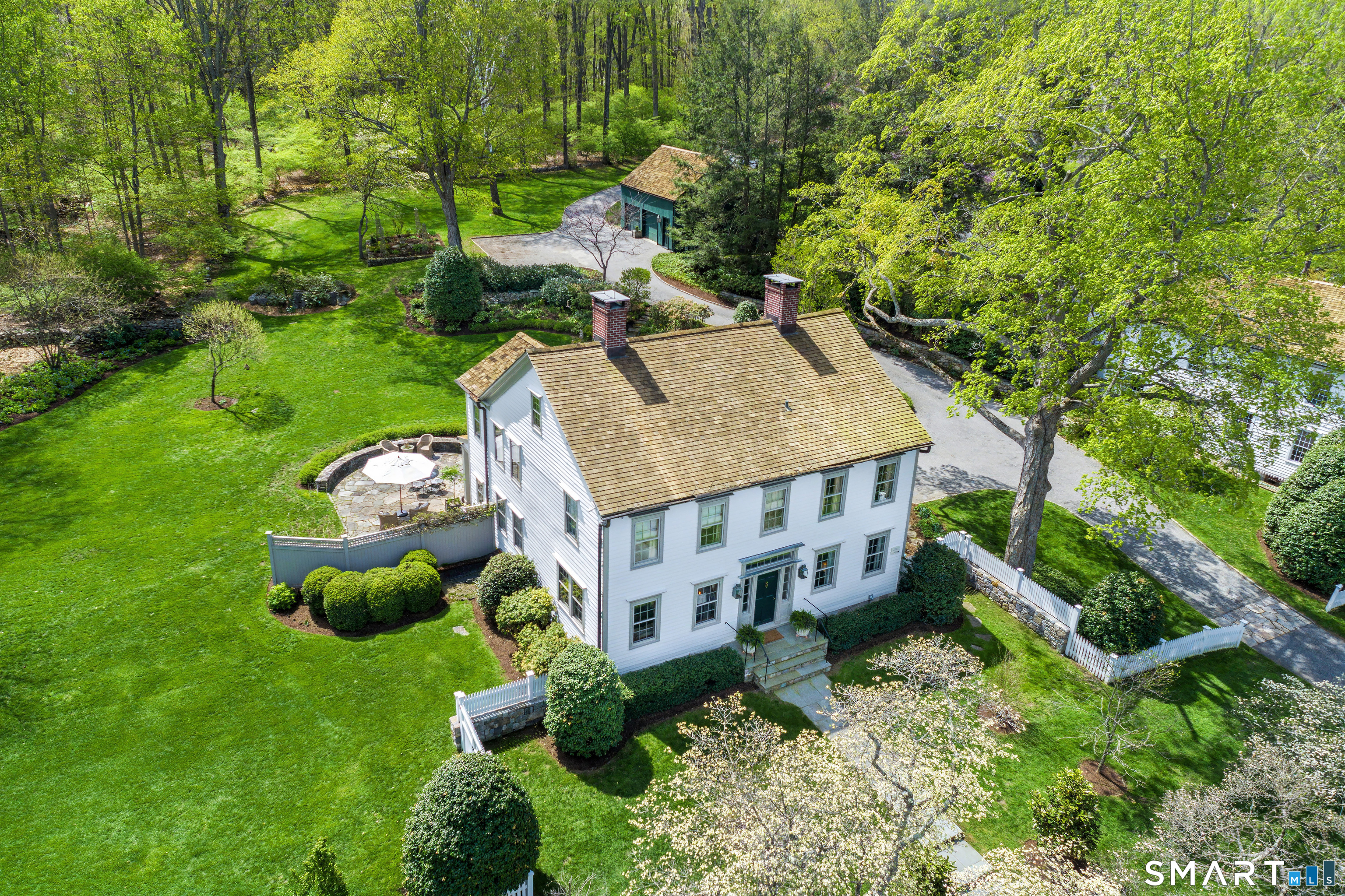 65 Ridgefield Road Wilton, CT 06897 - Photo 3 of 40