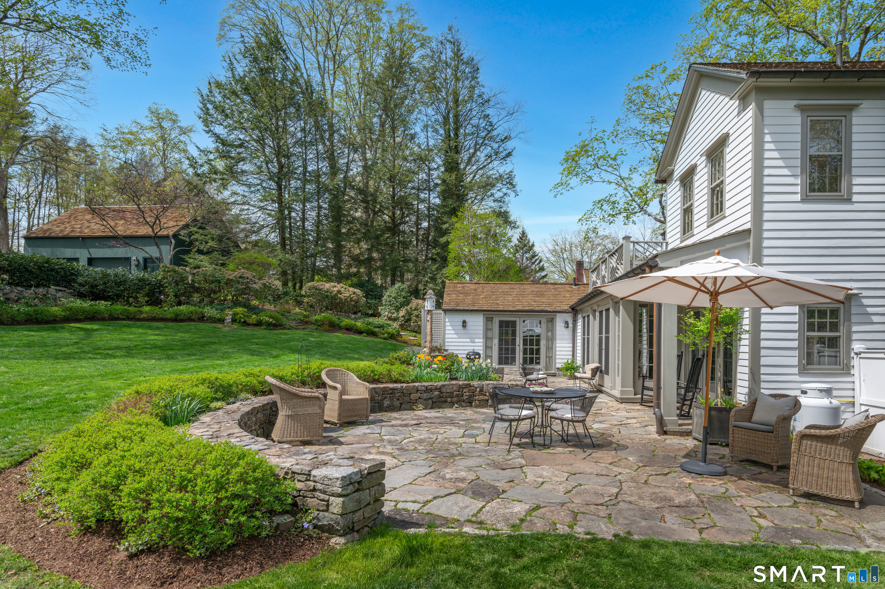 65 Ridgefield Road Wilton, CT 06897 - Photo 4 of 40