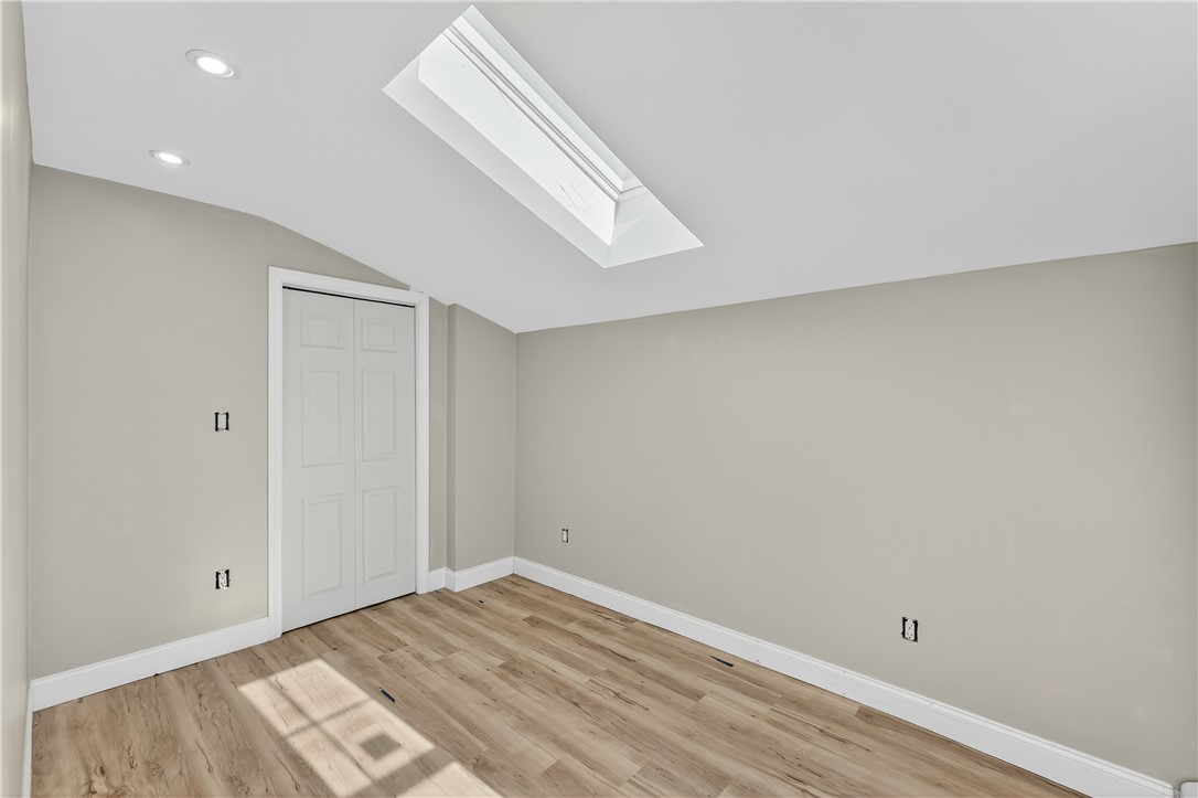 72 Stowe Avenue East Providence, RI 02915 - Photo 5 of 9