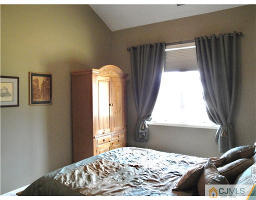 77 B Winthrop Road Monroe Township, NJ 08831 - Photo 11 of 23 Gallery Image 11