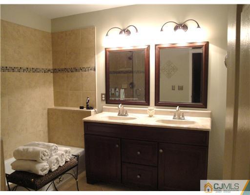 77 B Winthrop Road Monroe Township, NJ 08831 - Photo 12 of 23 Gallery Image 12