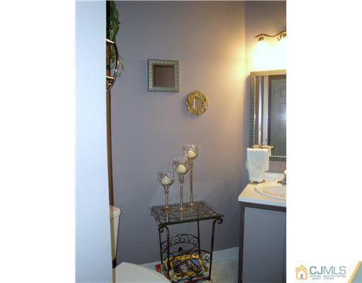 77 B Winthrop Road Monroe Township, NJ 08831 - Photo 14 of 23 Gallery Image 14