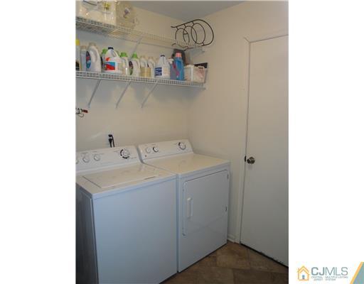 77 B Winthrop Road Monroe Township, NJ 08831 - Photo 17 of 23 Gallery Image 17