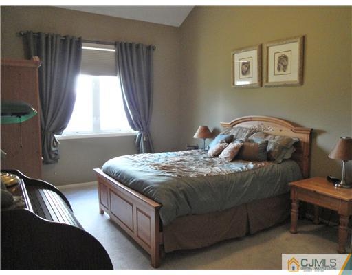 77 B Winthrop Road Monroe Township, NJ 08831 - Photo 8 of 23 Gallery Image 8