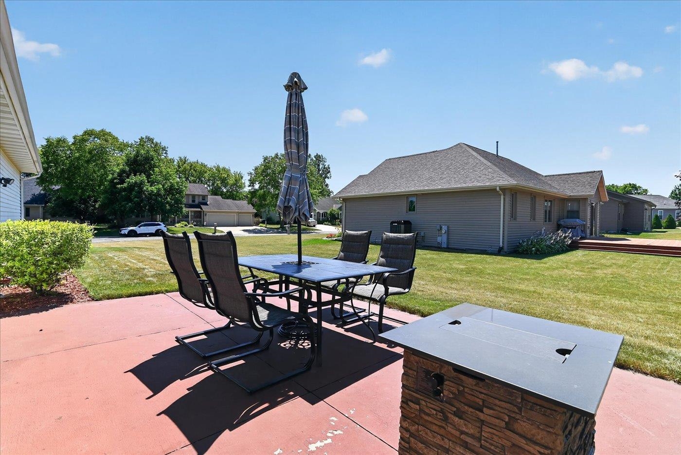 606 Cobblestone Way Watertown, WI 53094 - Photo 8 of 54