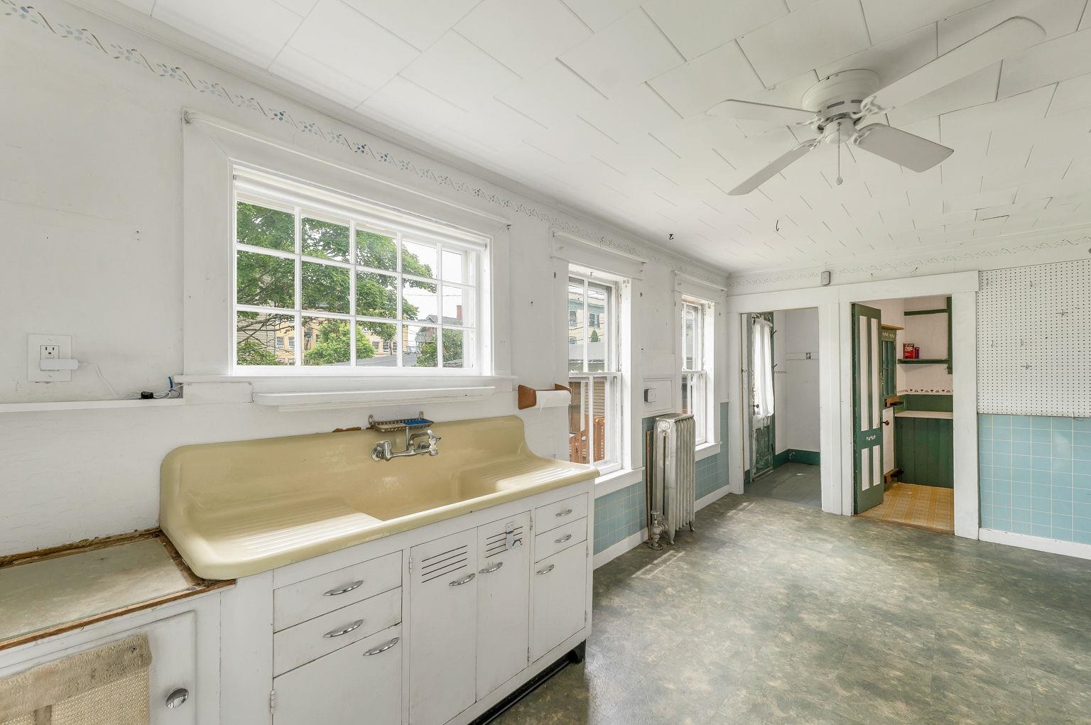 66 Ash Street Manchester, NH 03104 - Photo 29 of 59