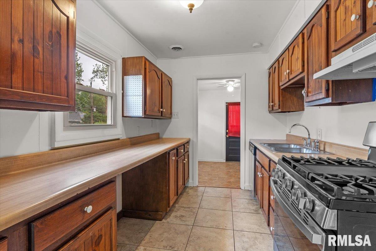 1638 West Capitol Avenue Springfield, IL 62704 - Photo 22 of 32