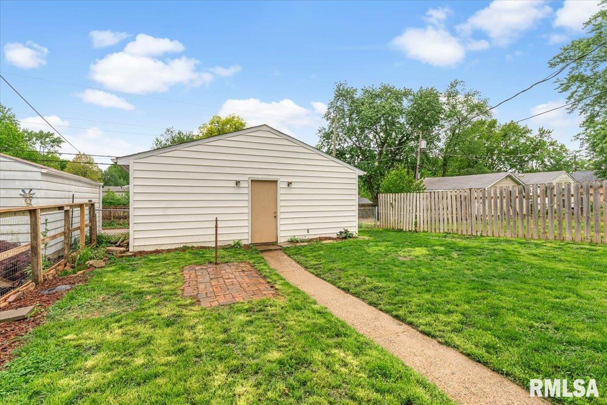1638 West Capitol Avenue Springfield, IL 62704 - Photo 23 of 32