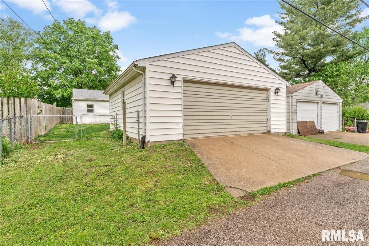 1638 West Capitol Avenue Springfield, IL 62704 - Photo 27 of 32
