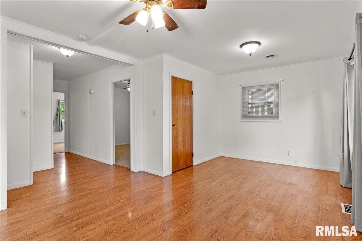 1638 West Capitol Avenue Springfield, IL 62704 - Photo 9 of 32